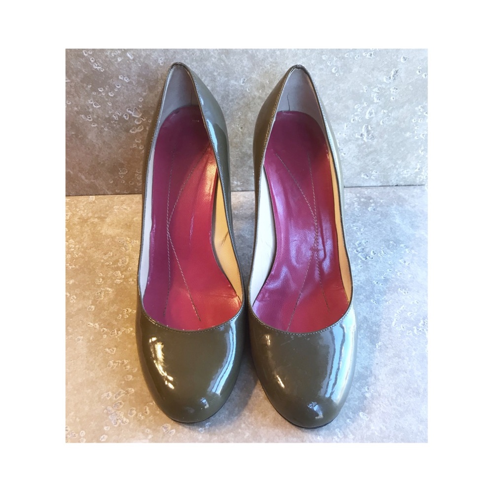 KATE SPADE — Deep Olive Patent Pump